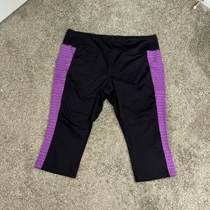 Tek Gear Dry Tek purple and black capris size 22-26 with pockets!